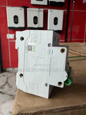 Suntree 100 Amp AC Double Pole Breaker | SCB8-125