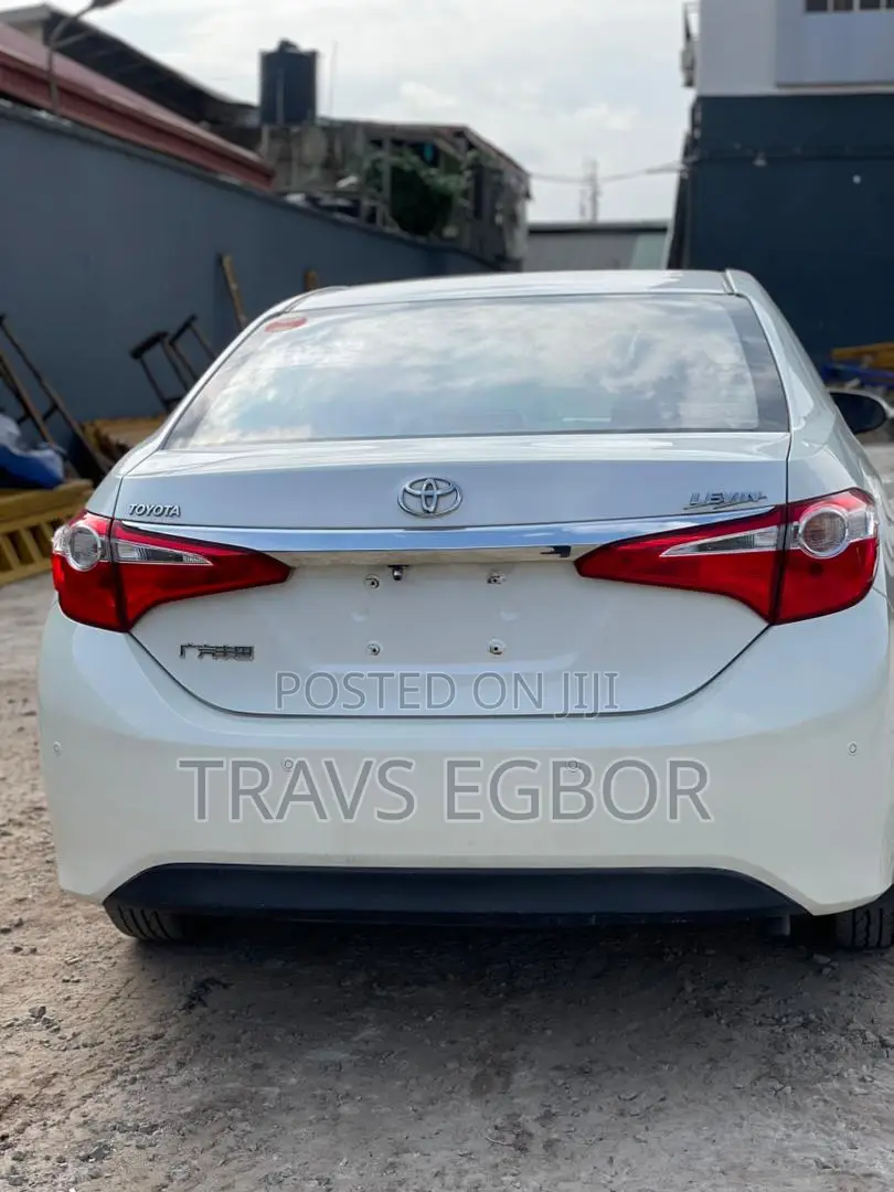 Toyota Corolla 2015 White