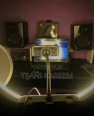 M Audio AV 40 Proffessional Studio Speaker