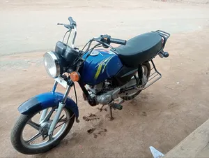 TVS HLX 125 2023 Blue