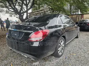 Mercedes-Benz C300 2016 Black