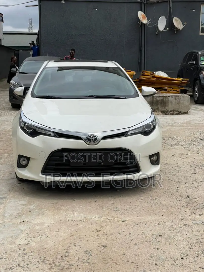 Toyota Corolla 2015 White