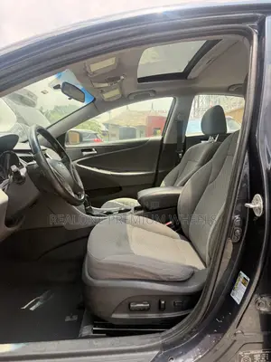 Hyundai Sonata SE Sedan FWD (2.4L 4cyl 6A) 2013 Black