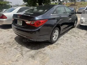 Hyundai Sonata SE Sedan FWD (2.4L 4cyl 6A) 2013 Black