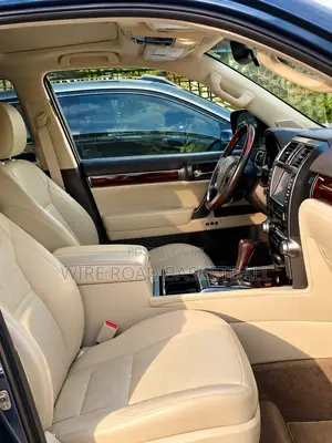 Lexus GX 2012 Silver