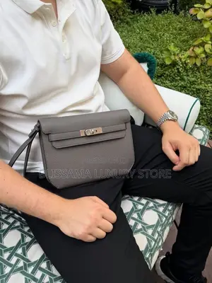 Hermes Luxury Men Pouch Bags– Stylish, Durable Premium Leather