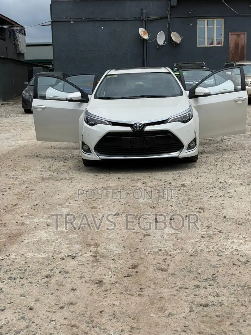 Toyota Corolla 2018 White