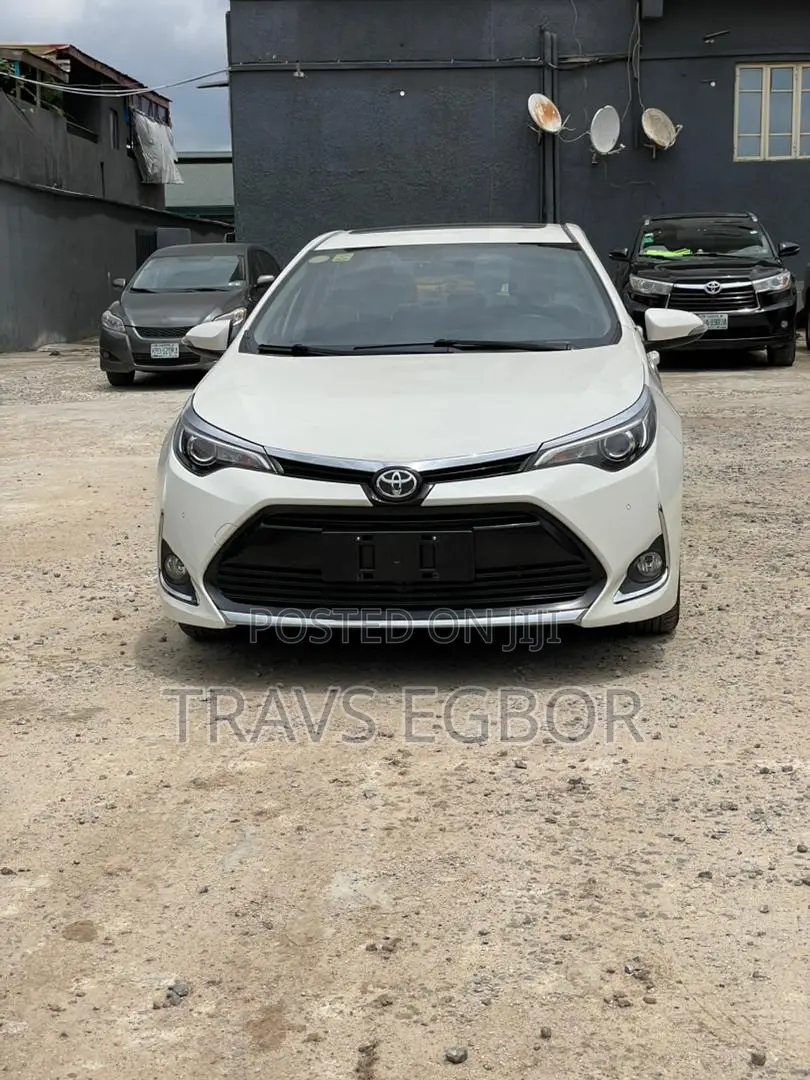 Toyota Corolla 2018 White