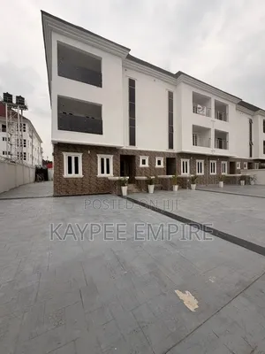 5bdrm Townhouse / Terrace in Mabushi for rent