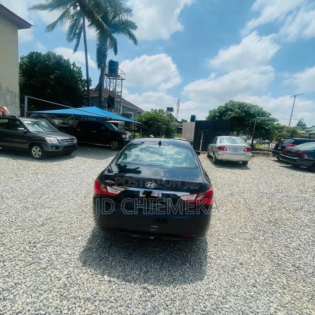 Hyundai Sonata 2011 Black