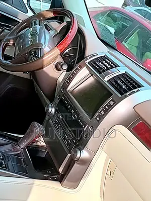 Lexus GX 2012 Silver