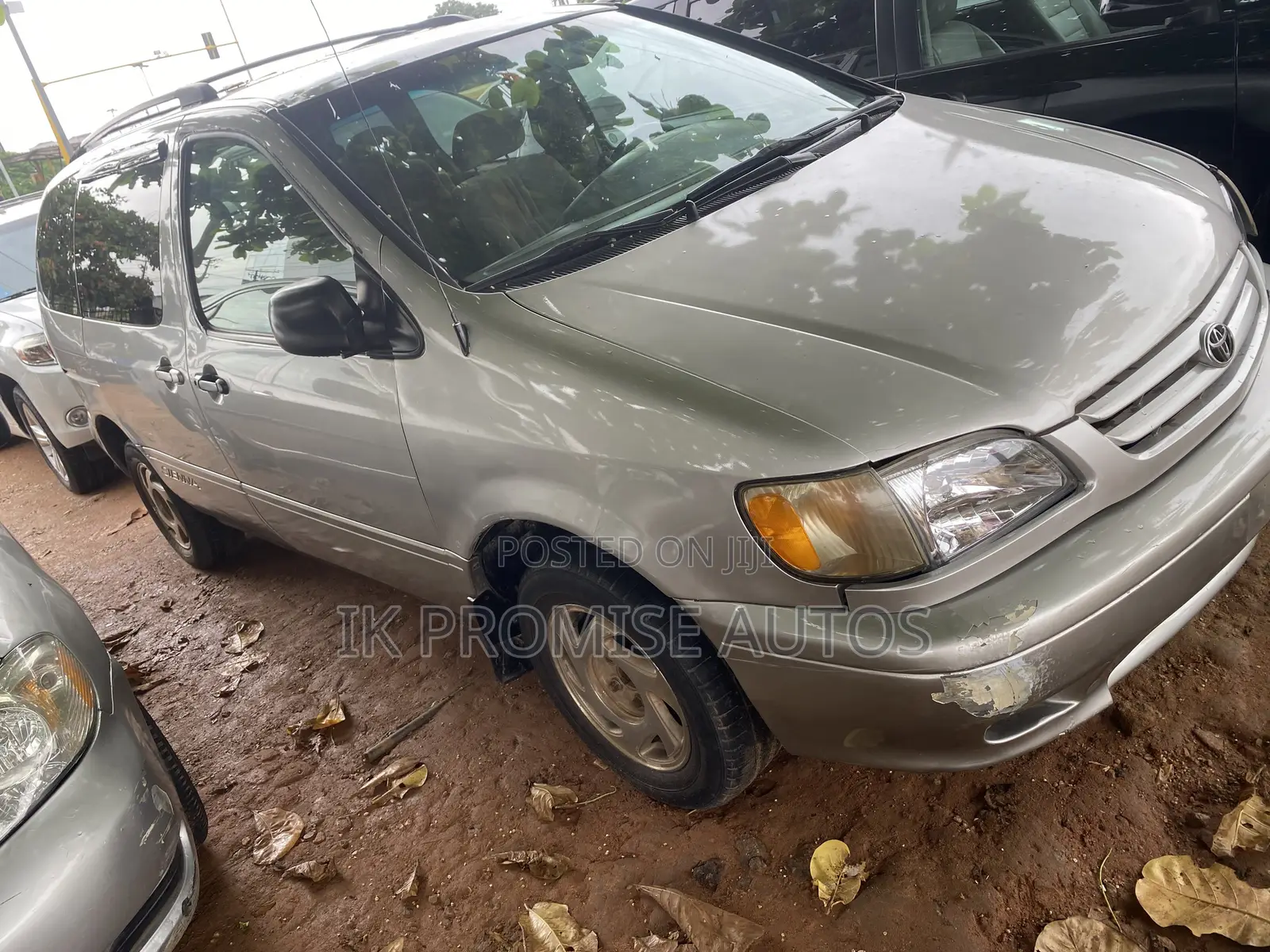 Toyota Sienna 2002 Silver