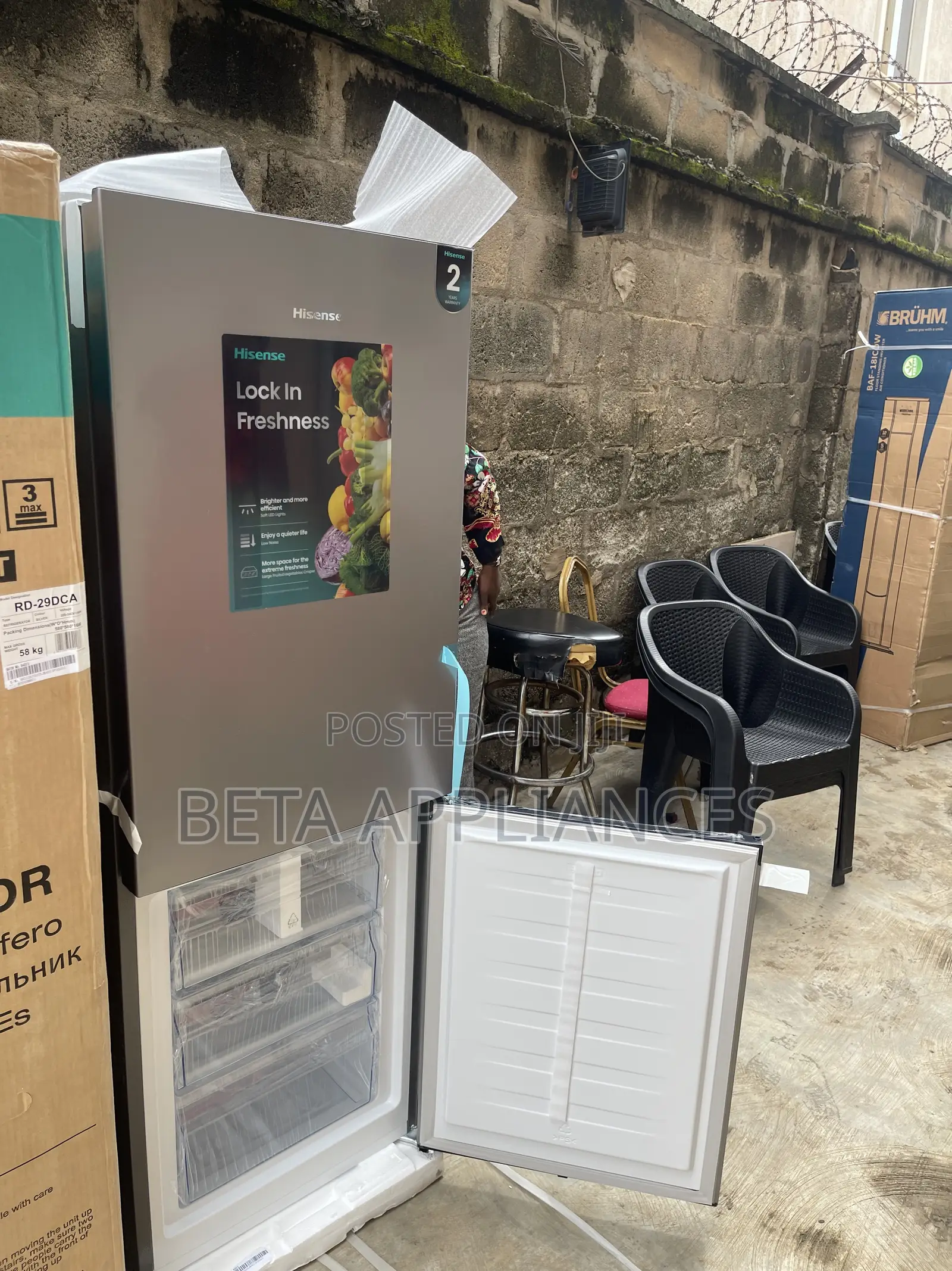 Hisense 29DCA 225L Spacious Fridge
