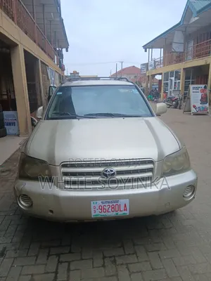 Toyota Highlander V6 FWD 2003 Gold
