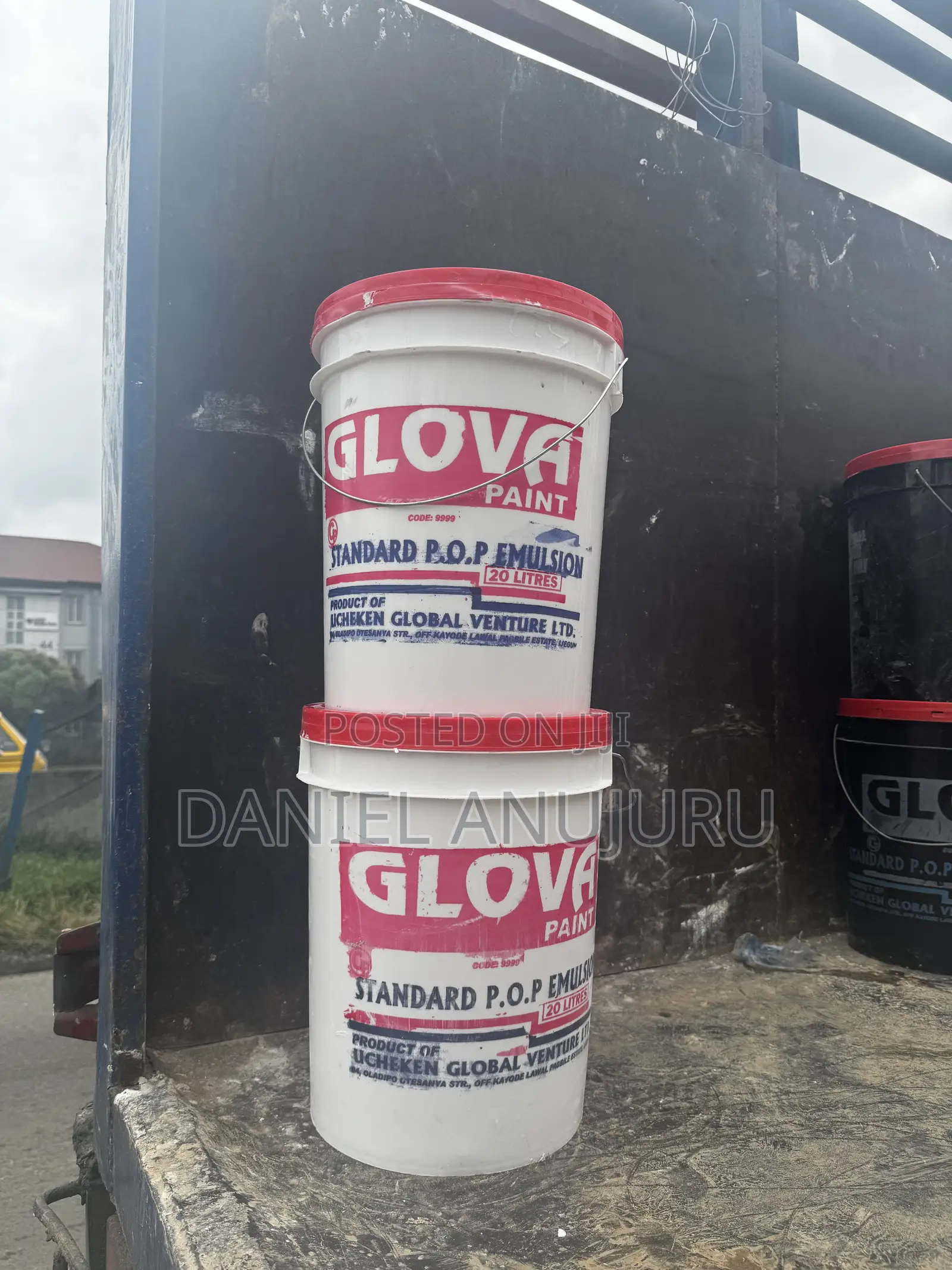 Screeding Paint ( White Glova Paint)