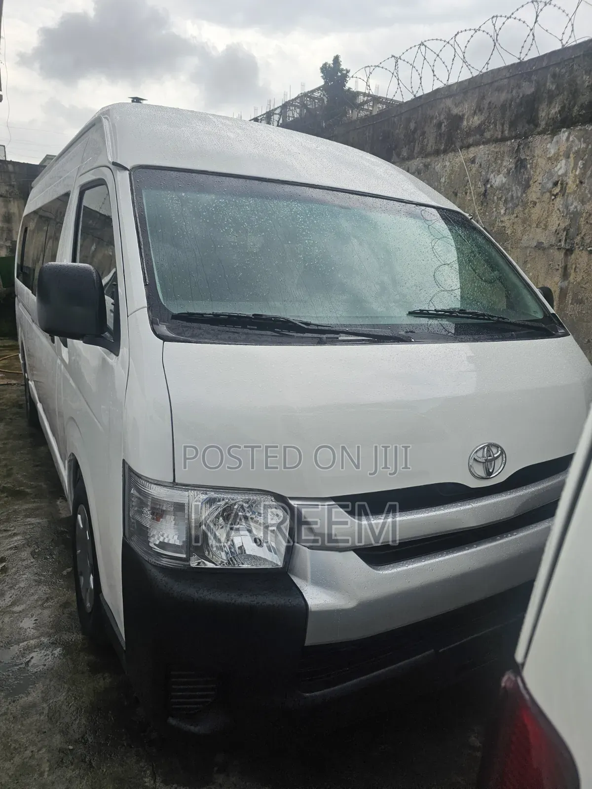 Toyota HiAce 2015 Red