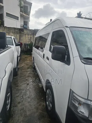 Toyota HiAce 2015 Red