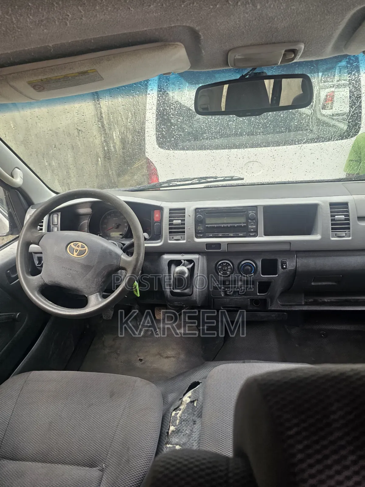 Toyota HiAce 2015 Red