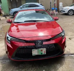 Toyota Corolla LE 2020 Red