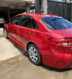 Toyota Corolla LE 2020 Red