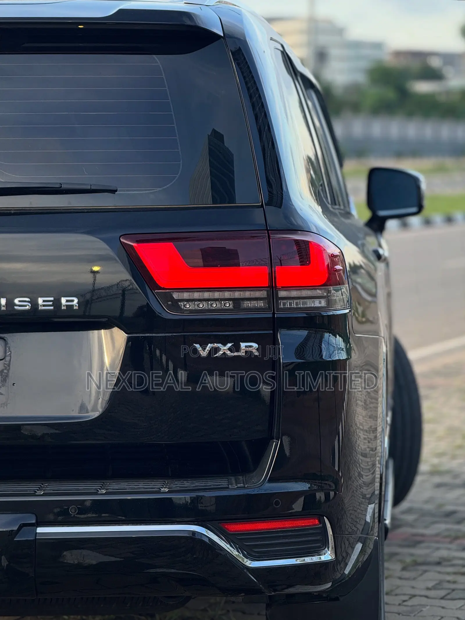 Toyota Land Cruiser LC300 2023 Black
