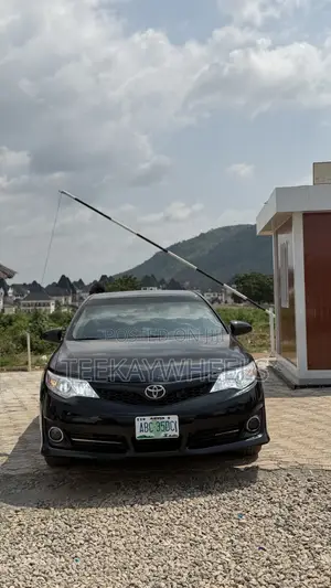 Toyota Camry XLE 4dr Sedan (2.5L 4cyl 6A) 2012 Black