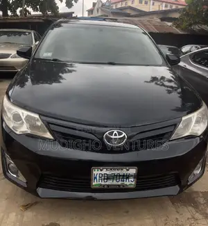 Toyota Camry XLE 4dr Sedan (2.5L 4cyl 6A) 2012 Black