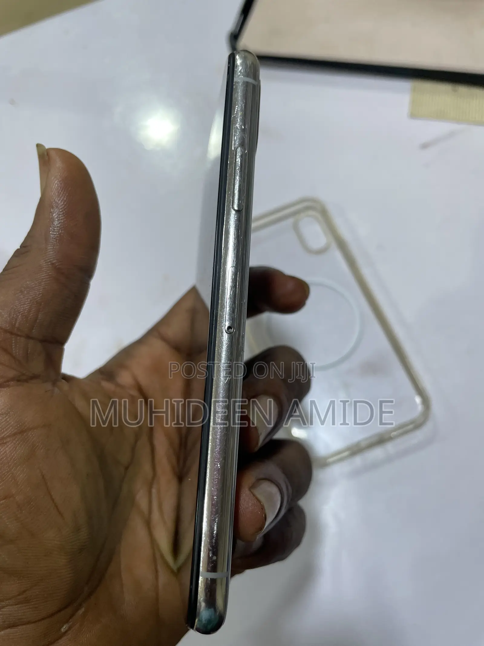 Apple iPhone X 64 GB White