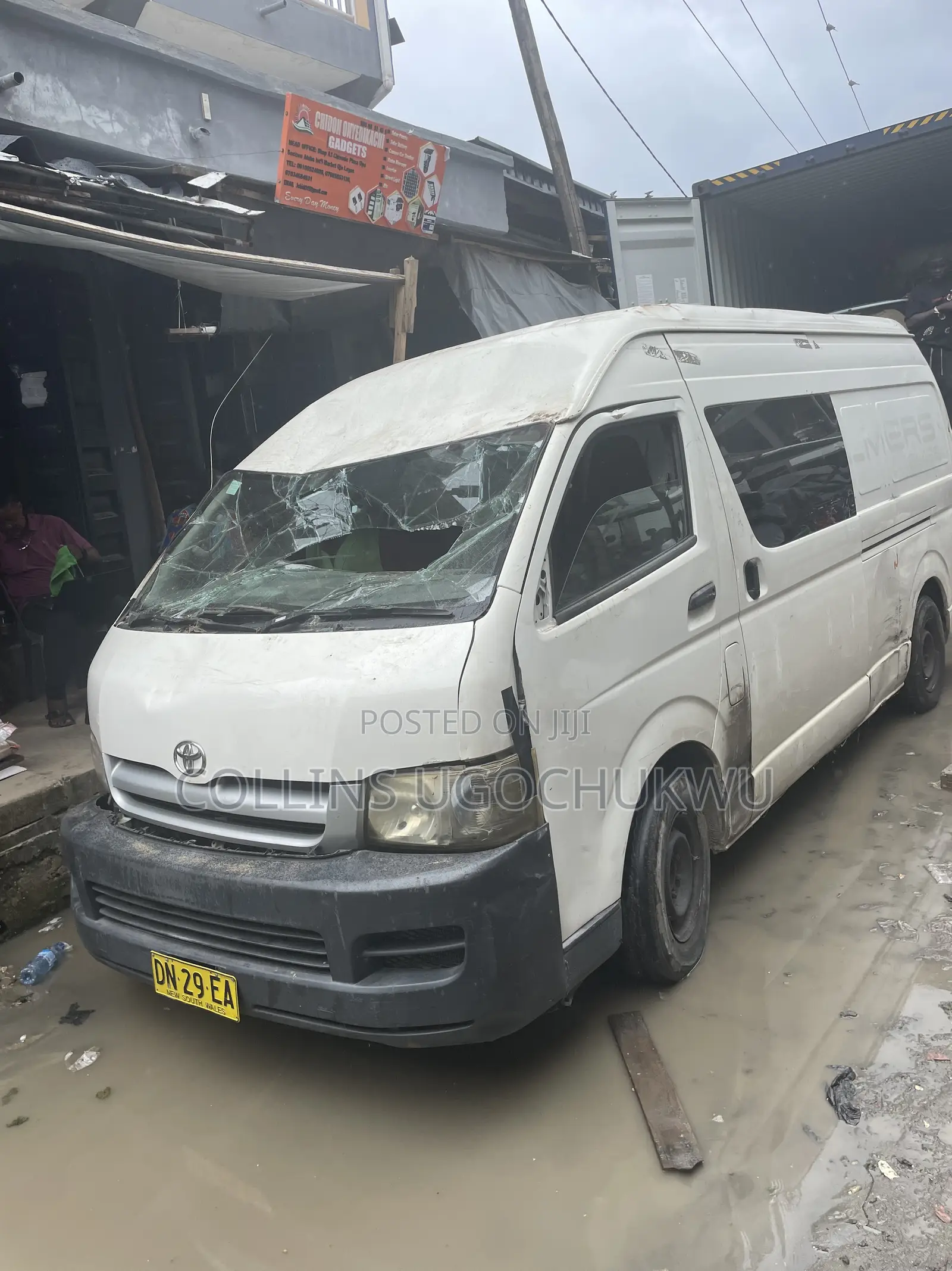 Toyota HiAce 2010 White