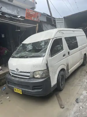 Toyota HiAce 2010 White