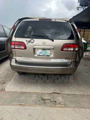 Toyota Sienna 2003 Gold