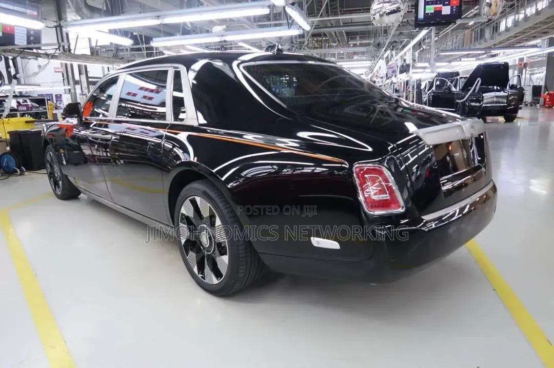 New Rolls-Royce Phantom 2026 Brown