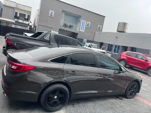Hyundai Sonata Base Sedan FWD (2.4L 4cyl 6A) 2016 Brown
