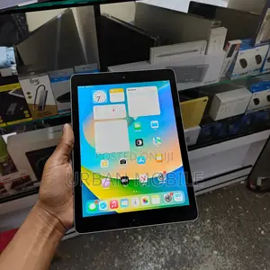 Apple iPad 9.7 32 GB Silver