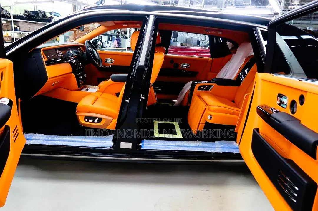 New Rolls-Royce Phantom 2026 Brown