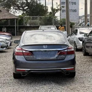 Honda Accord Touring 4dr Sedan FWD (3.5L 6cyl 6A) 2016 Gray