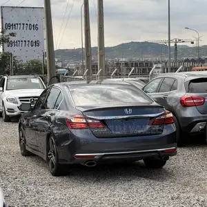 Honda Accord Touring 4dr Sedan FWD (3.5L 6cyl 6A) 2016 Gray