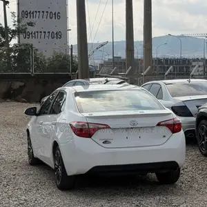 Toyota Corolla S 4dr Sedan (1.8L 4cyl CVT) 2016 White