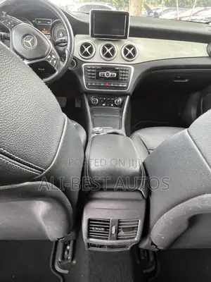 Mercedes-Benz GLA 250 2015 White