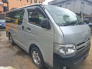 Toyota HiAce 2012 Silver