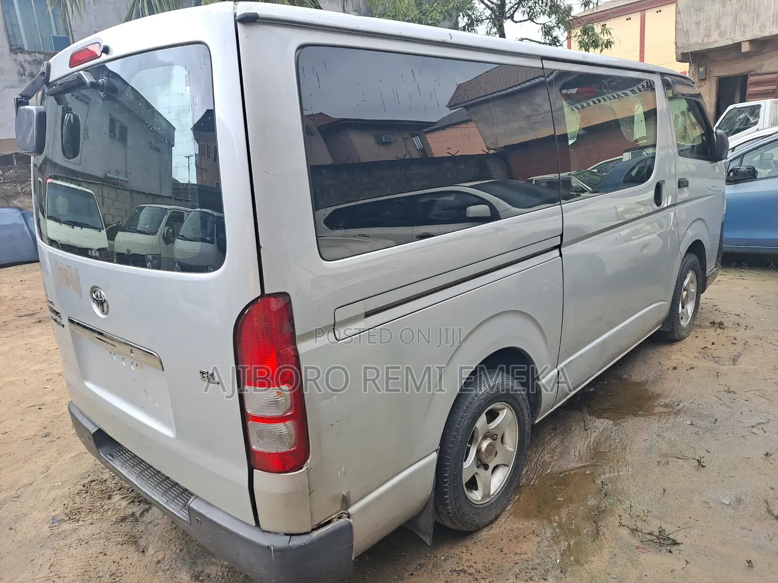 Toyota HiAce 2012 Silver