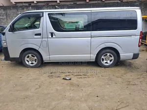 Toyota HiAce 2012 Silver