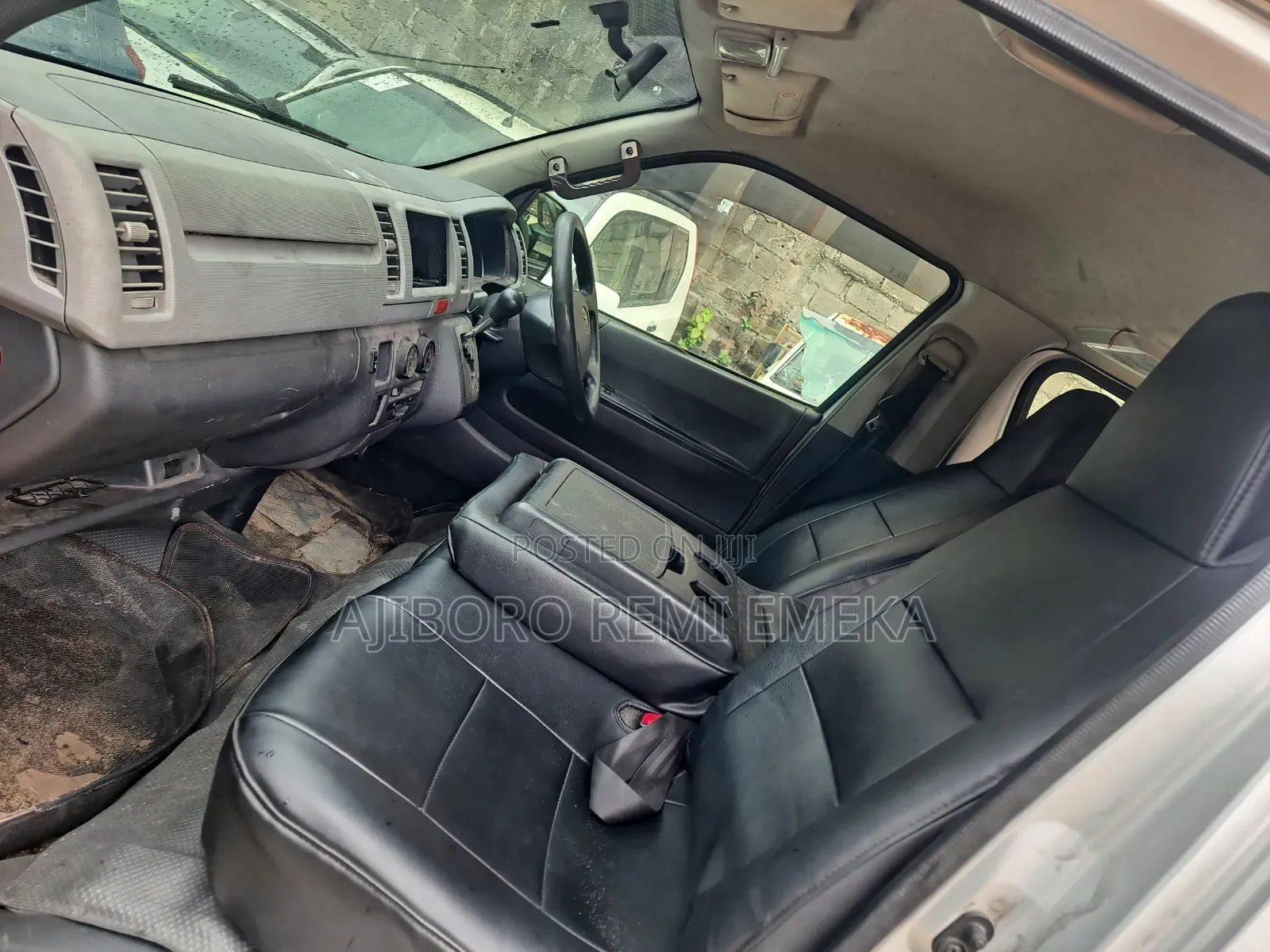 Toyota HiAce 2012 Silver