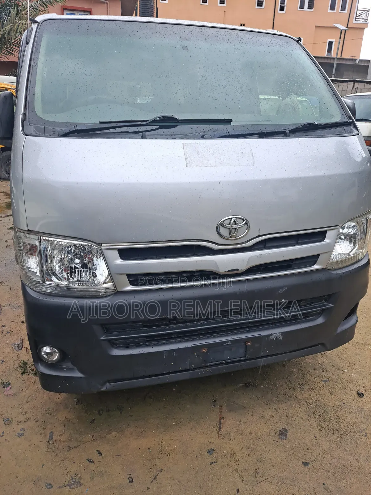 Toyota HiAce 2012 Silver