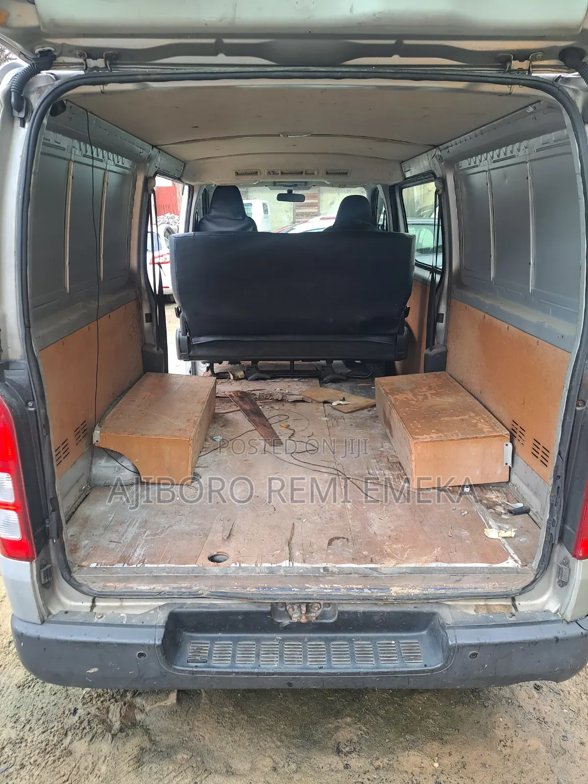 Toyota HiAce 2012 Silver