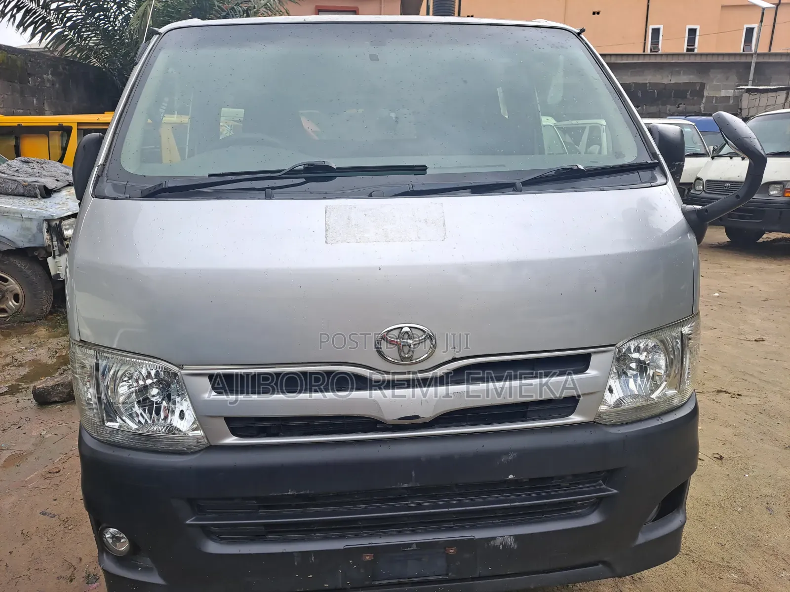 Toyota HiAce 2012 Silver
