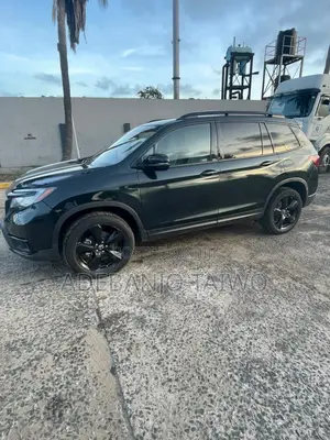Honda Passport Touring AWD 2019 Green