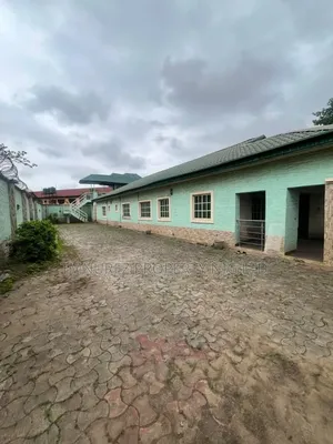 12bdrm Bungalow in Western Avenue for sale