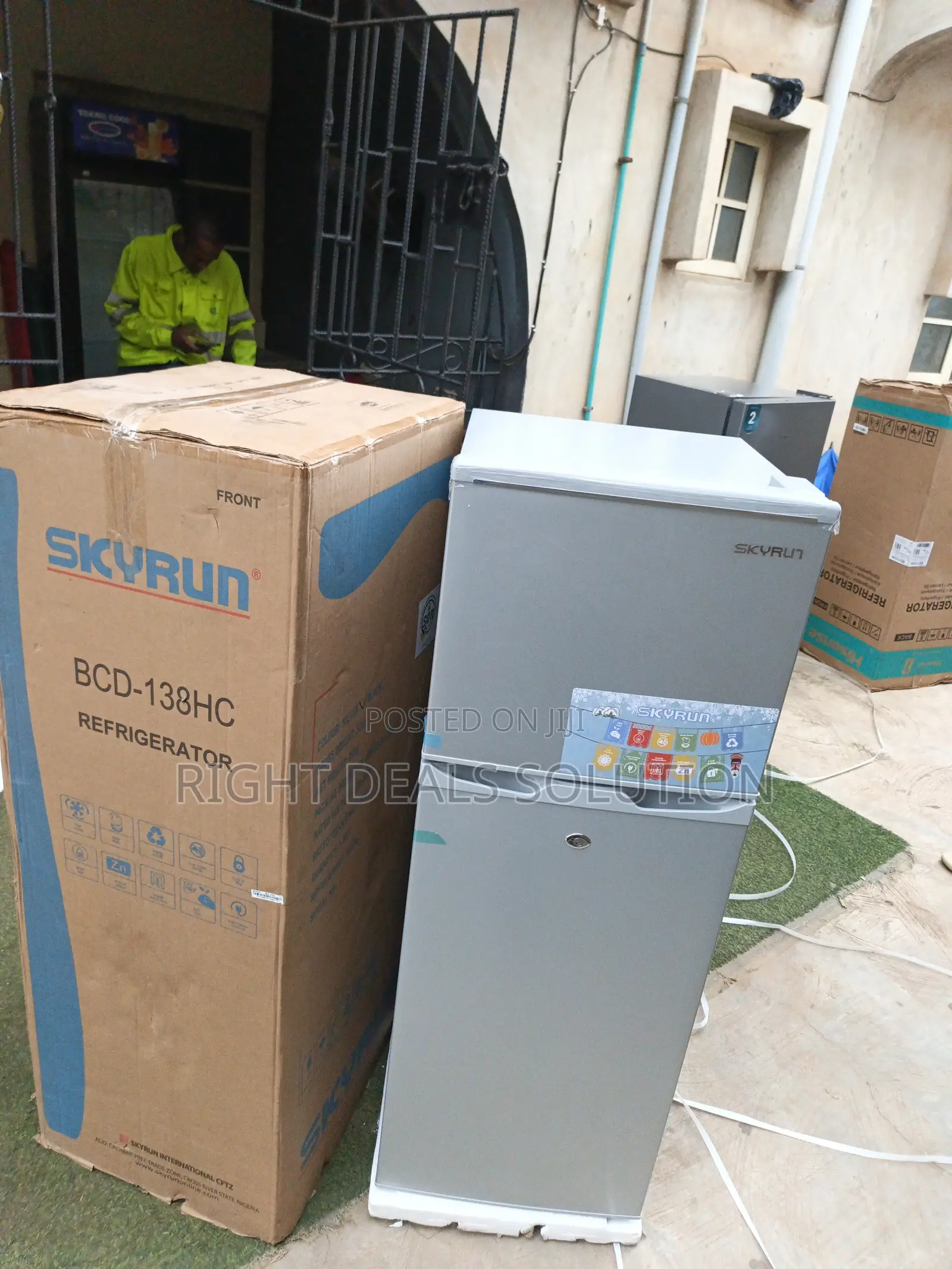 Skyrun 138HC Refrigerator – Compact Size, Impressive Performance