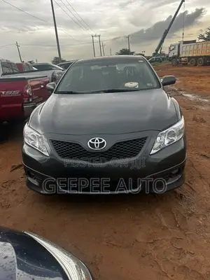 Toyota Camry SE V6 4dr Sedan (3.5L 6cyl 6A) 2011 Black